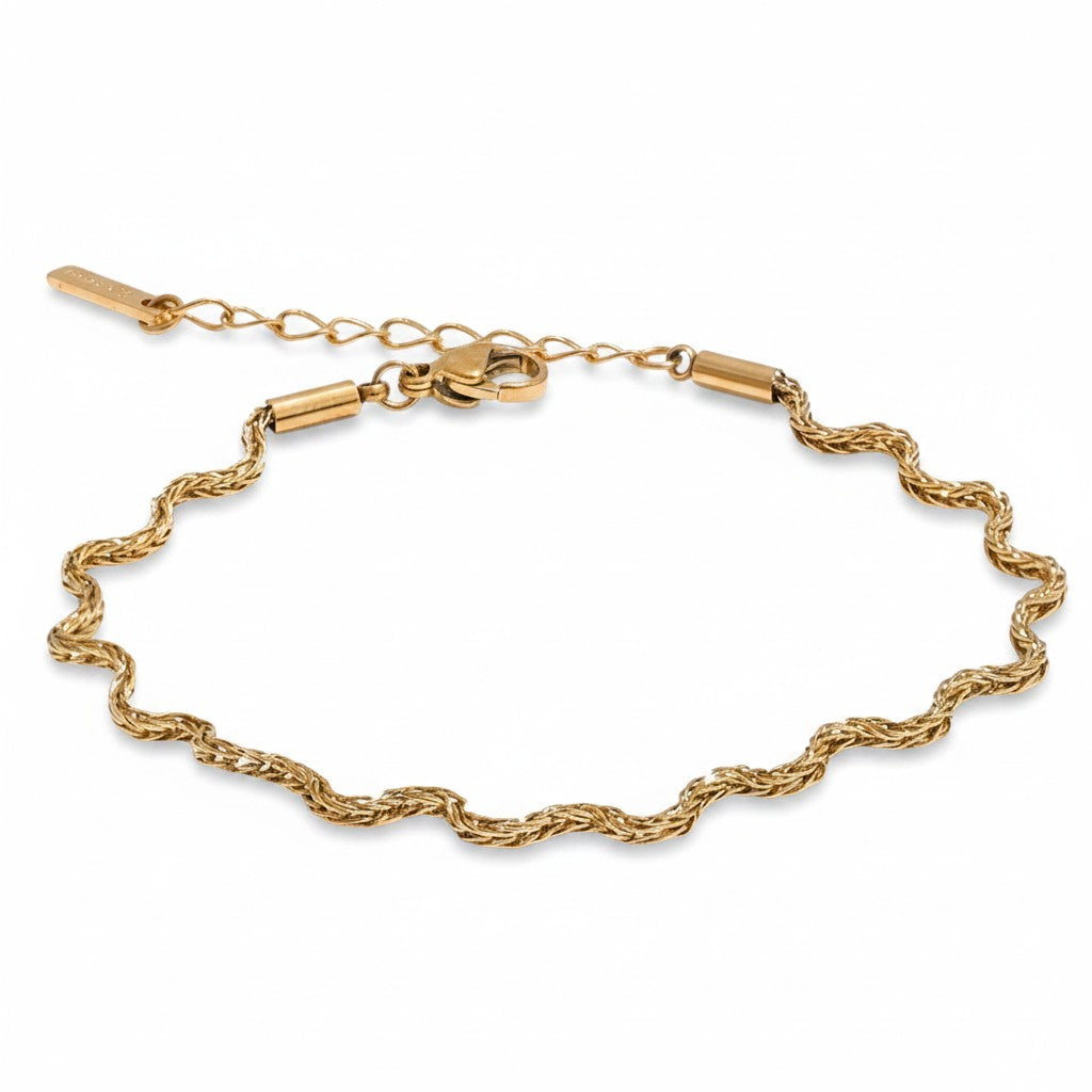 PRO RAY ELVARA gold wave chain bracelet with textured detailing and adjustable clasp. Minimalist design.