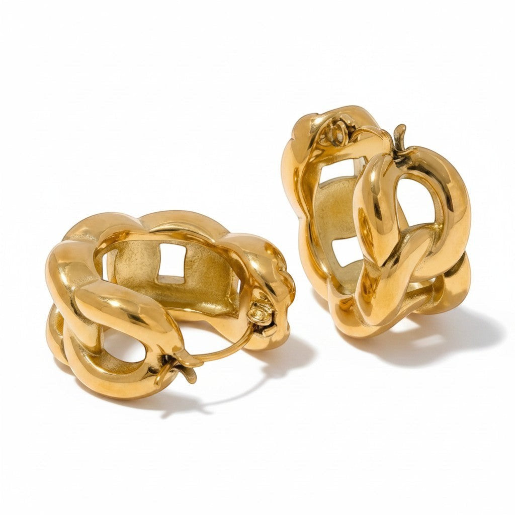 PRO RAY chunky gold chain-inspired hoop earrings with a sculptural design, 21mm diameter.